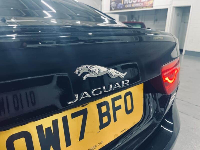 JAGUAR XE