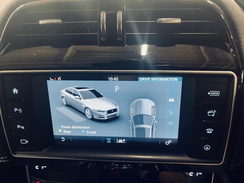 JAGUAR XE