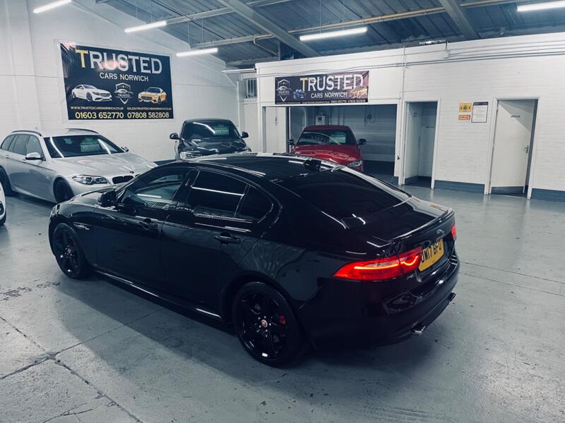 JAGUAR XE