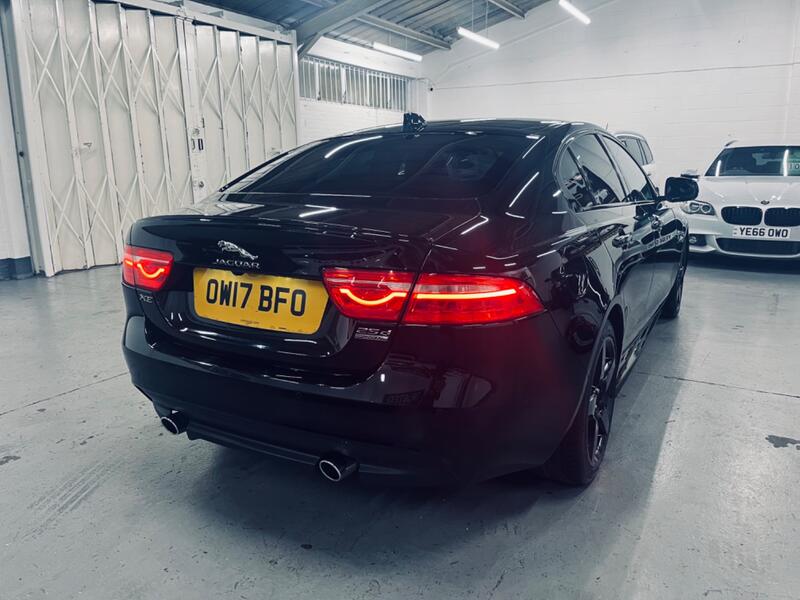 JAGUAR XE