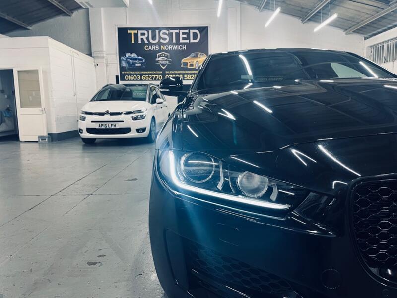 JAGUAR XE