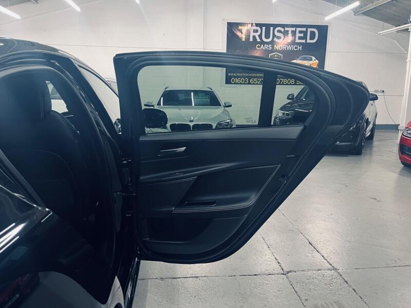 JAGUAR XE
