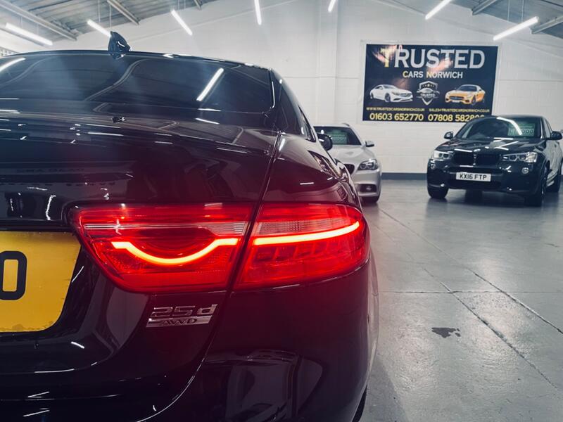 JAGUAR XE
