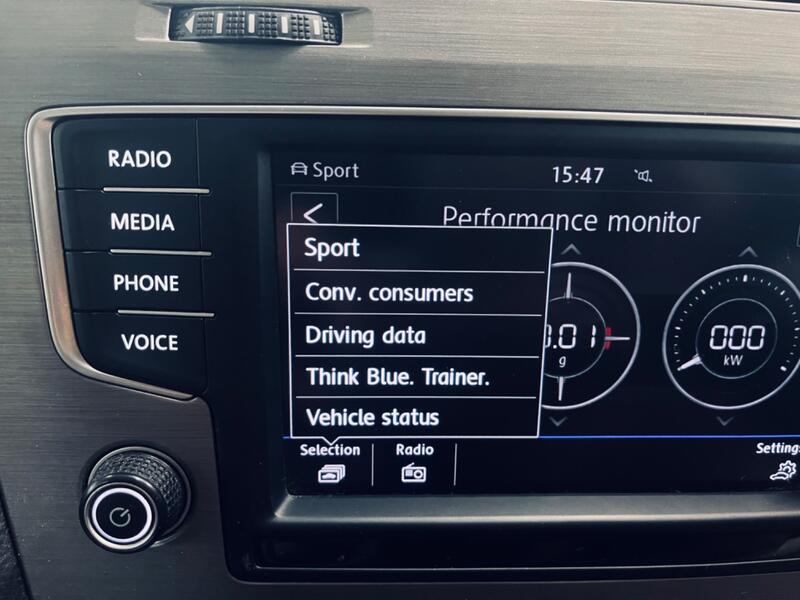 VOLKSWAGEN GOLF