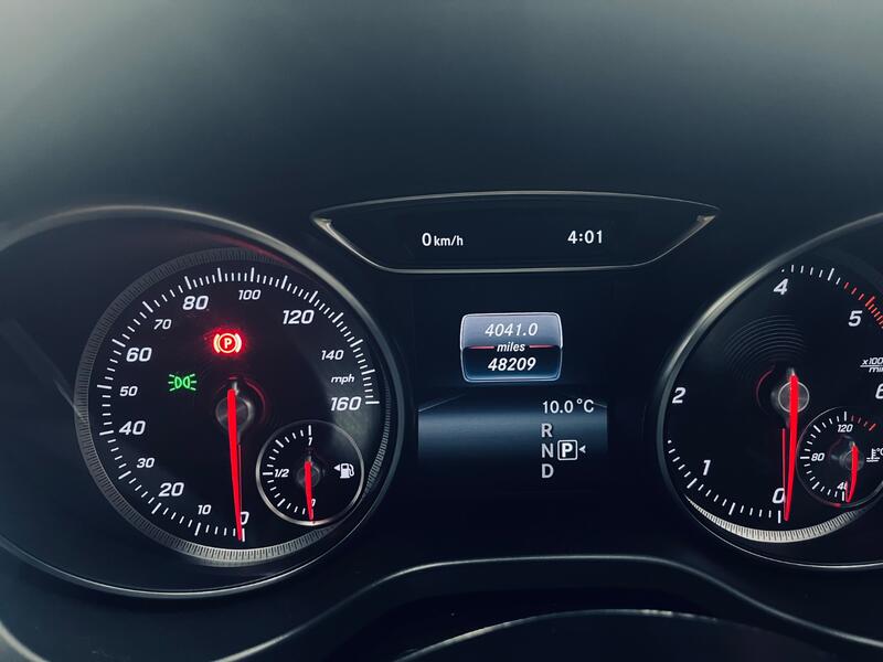 MERCEDES-BENZ CLA