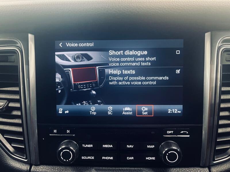 PORSCHE MACAN