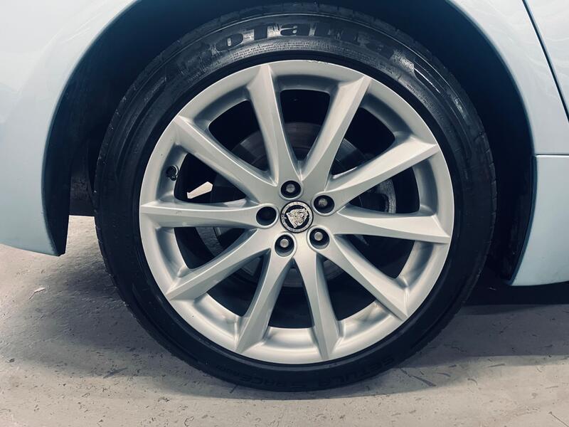 JAGUAR XJ