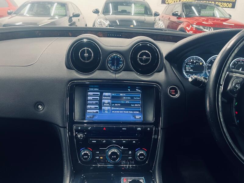 JAGUAR XJ