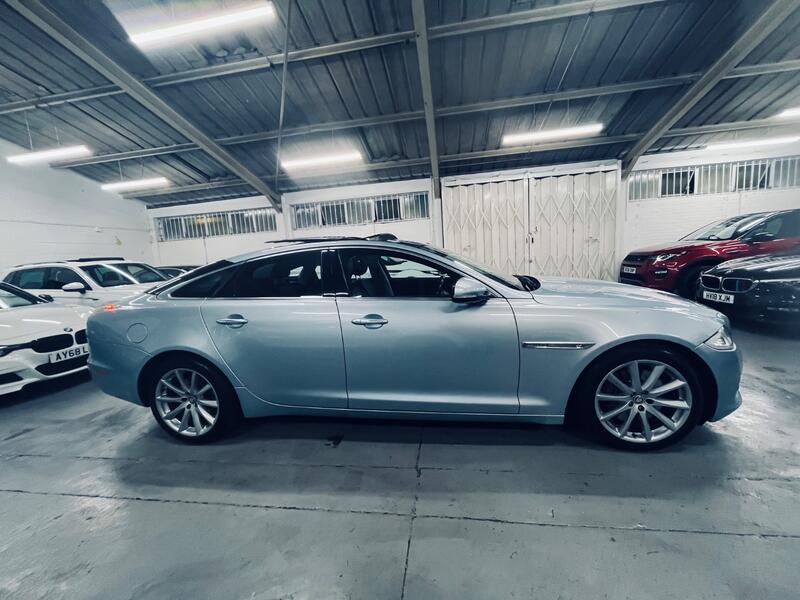 JAGUAR XJ