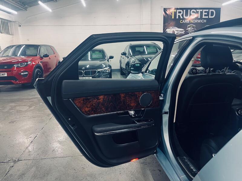 JAGUAR XJ