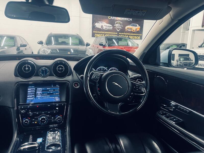 JAGUAR XJ