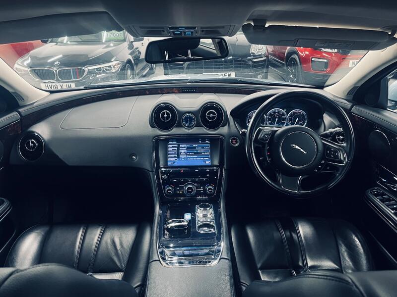 JAGUAR XJ