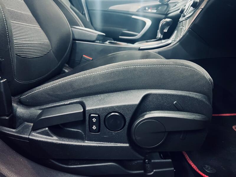 VAUXHALL INSIGNIA
