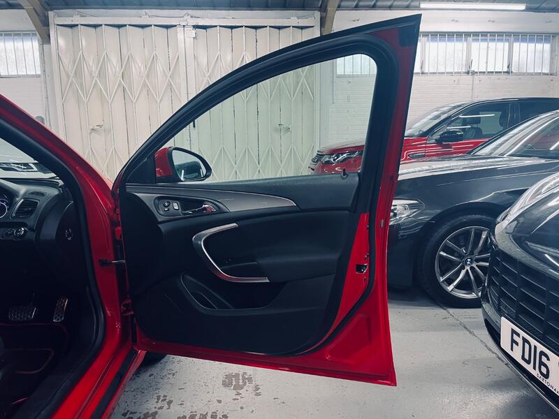 VAUXHALL INSIGNIA