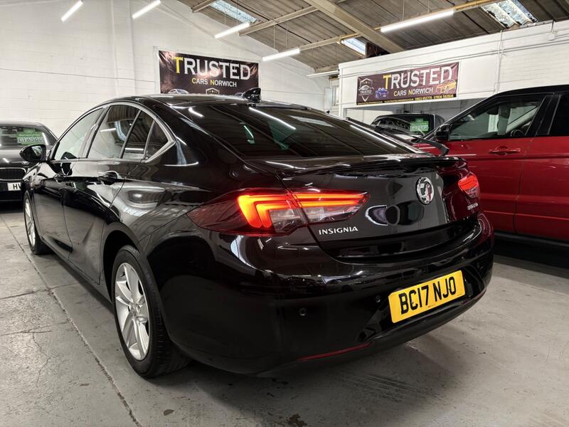 VAUXHALL INSIGNIA