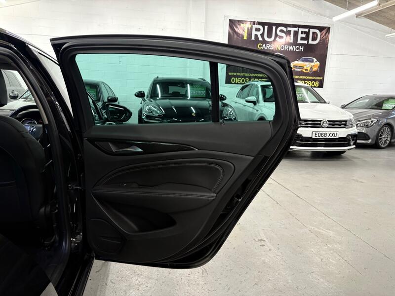 VAUXHALL INSIGNIA