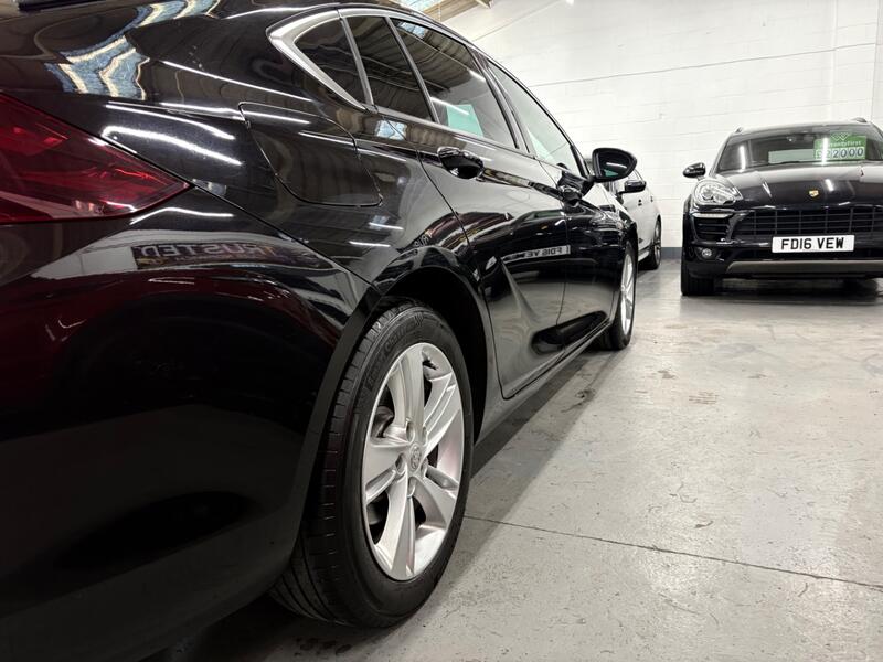 VAUXHALL INSIGNIA