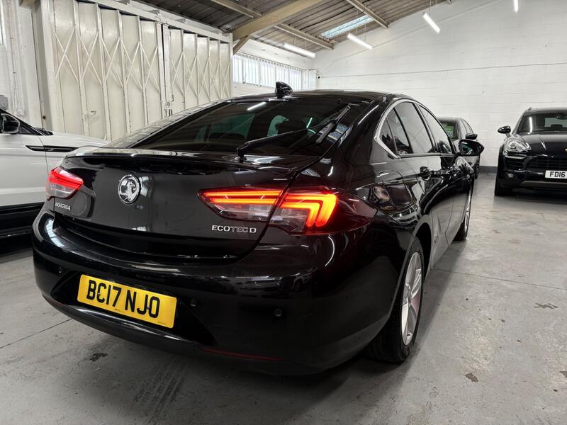 VAUXHALL INSIGNIA