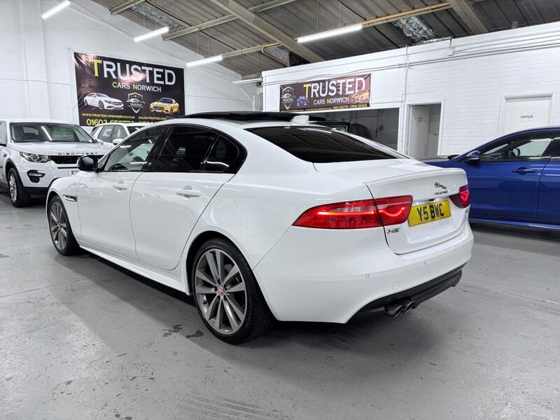 JAGUAR XE