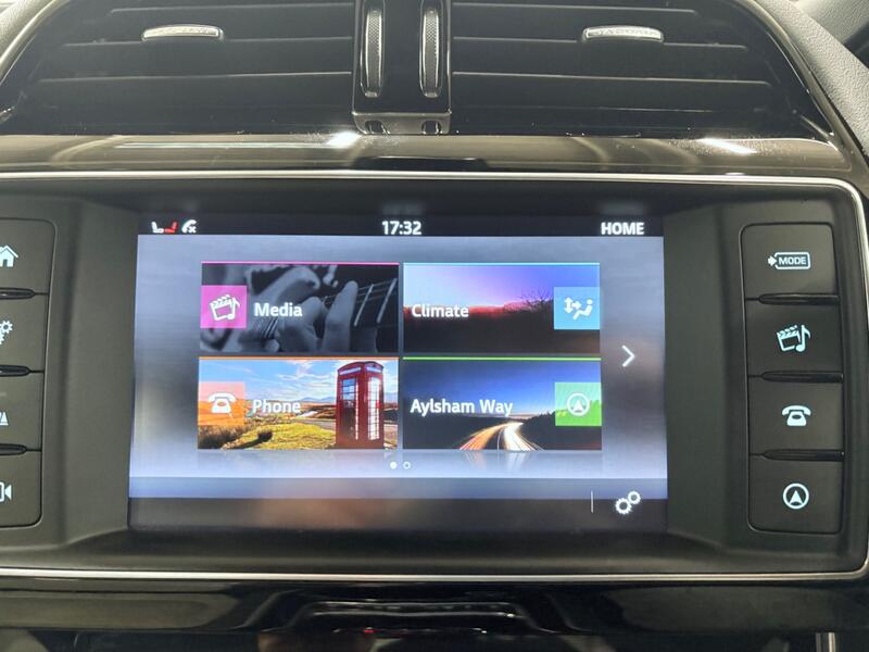 JAGUAR XE