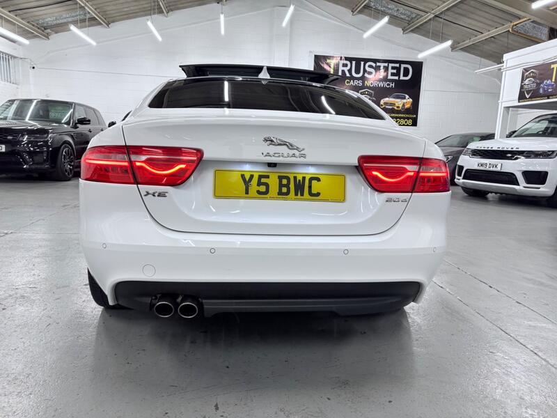 JAGUAR XE