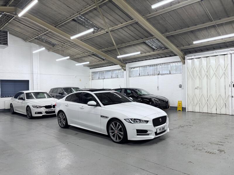JAGUAR XE
