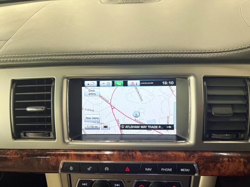 JAGUAR XF