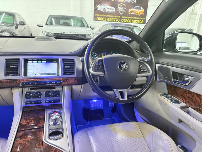 JAGUAR XF