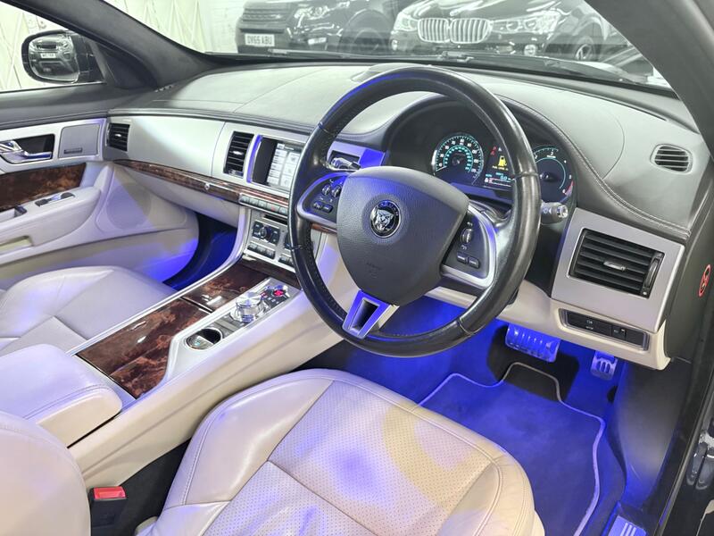 JAGUAR XF