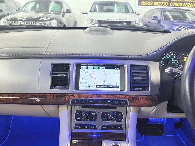 JAGUAR XF