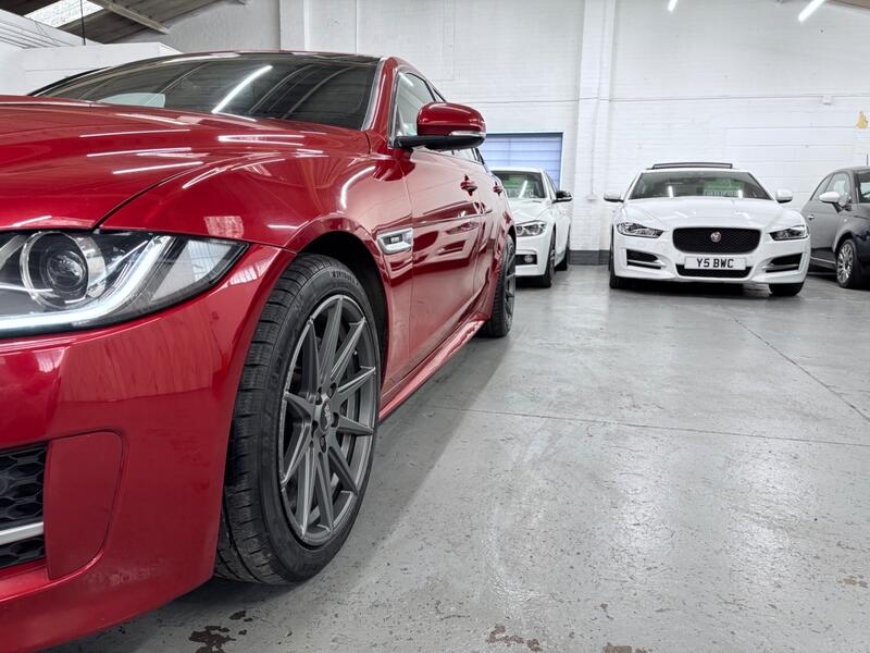 JAGUAR XE