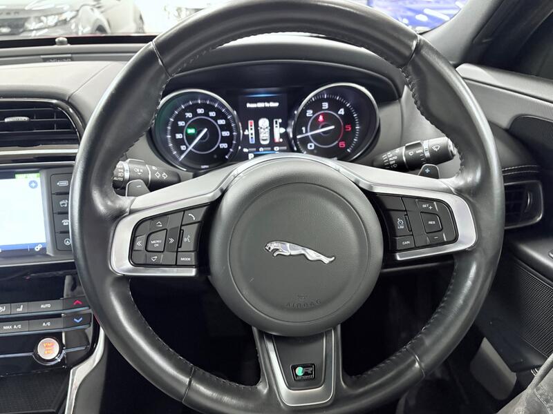 JAGUAR XE