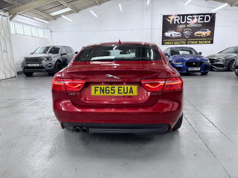 JAGUAR XE