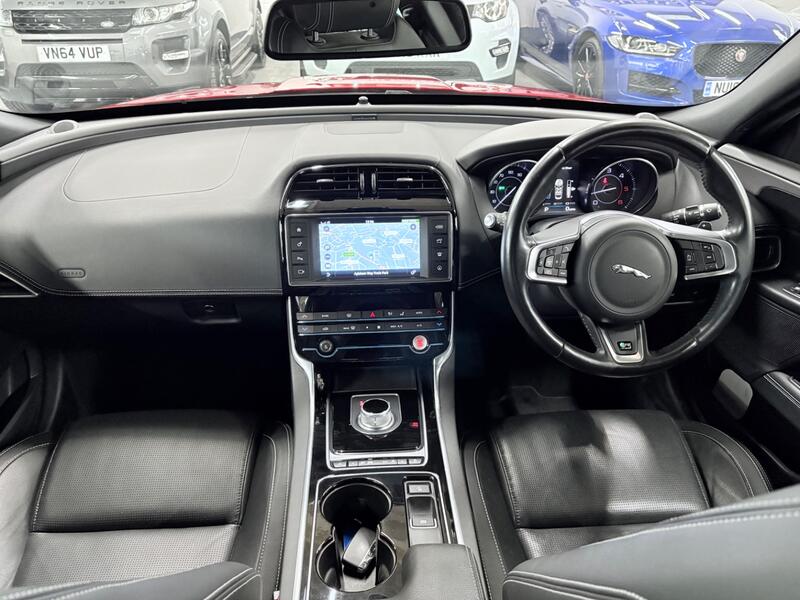 JAGUAR XE