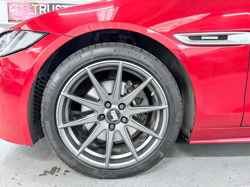 JAGUAR XE