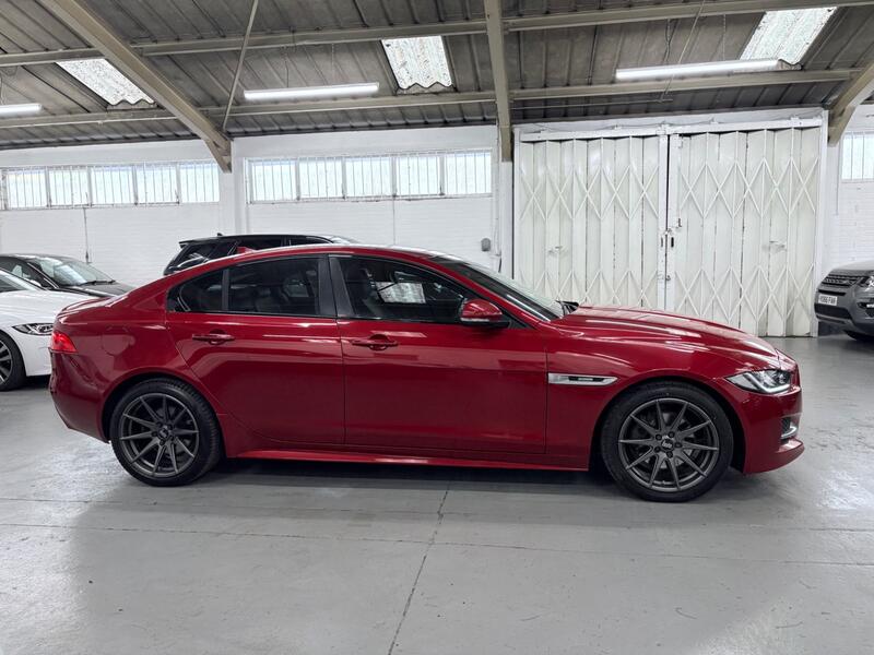 JAGUAR XE