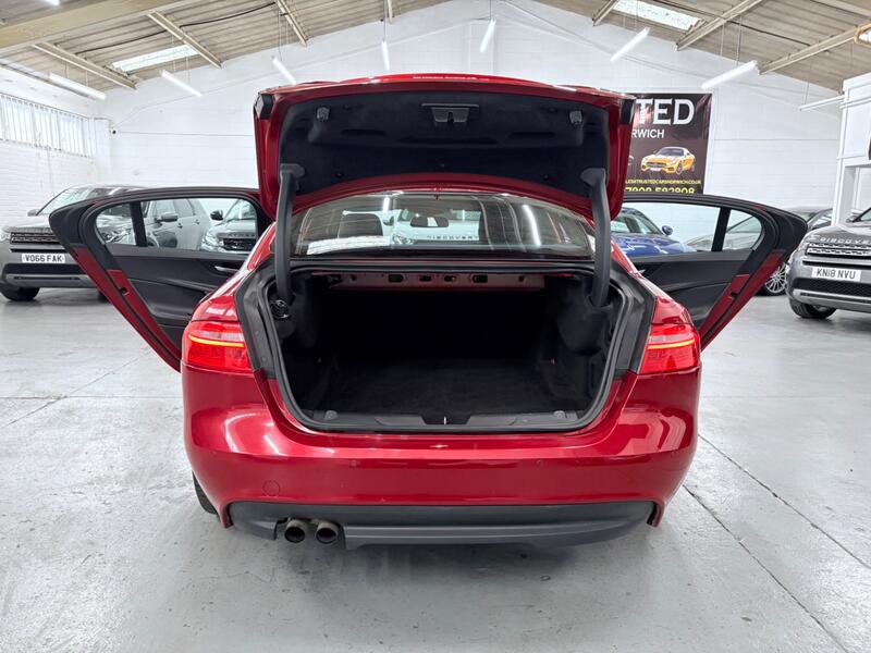 JAGUAR XE