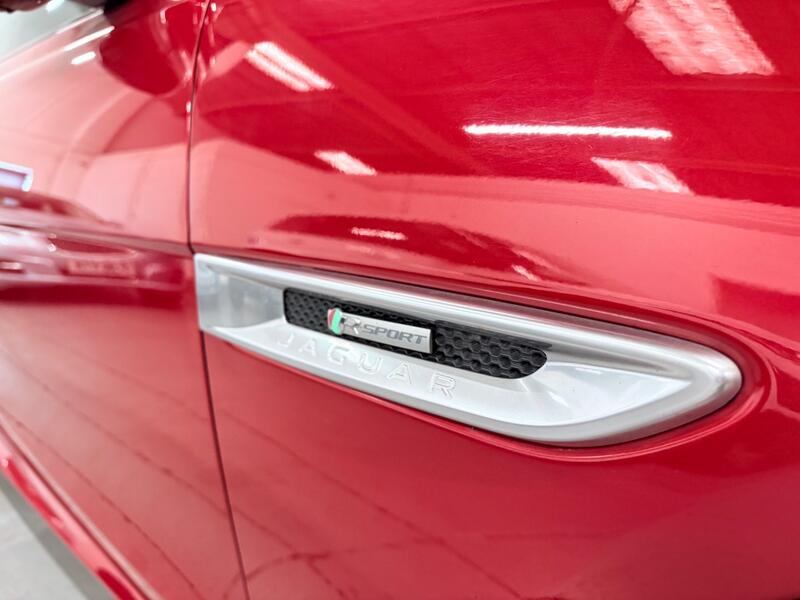 JAGUAR XE